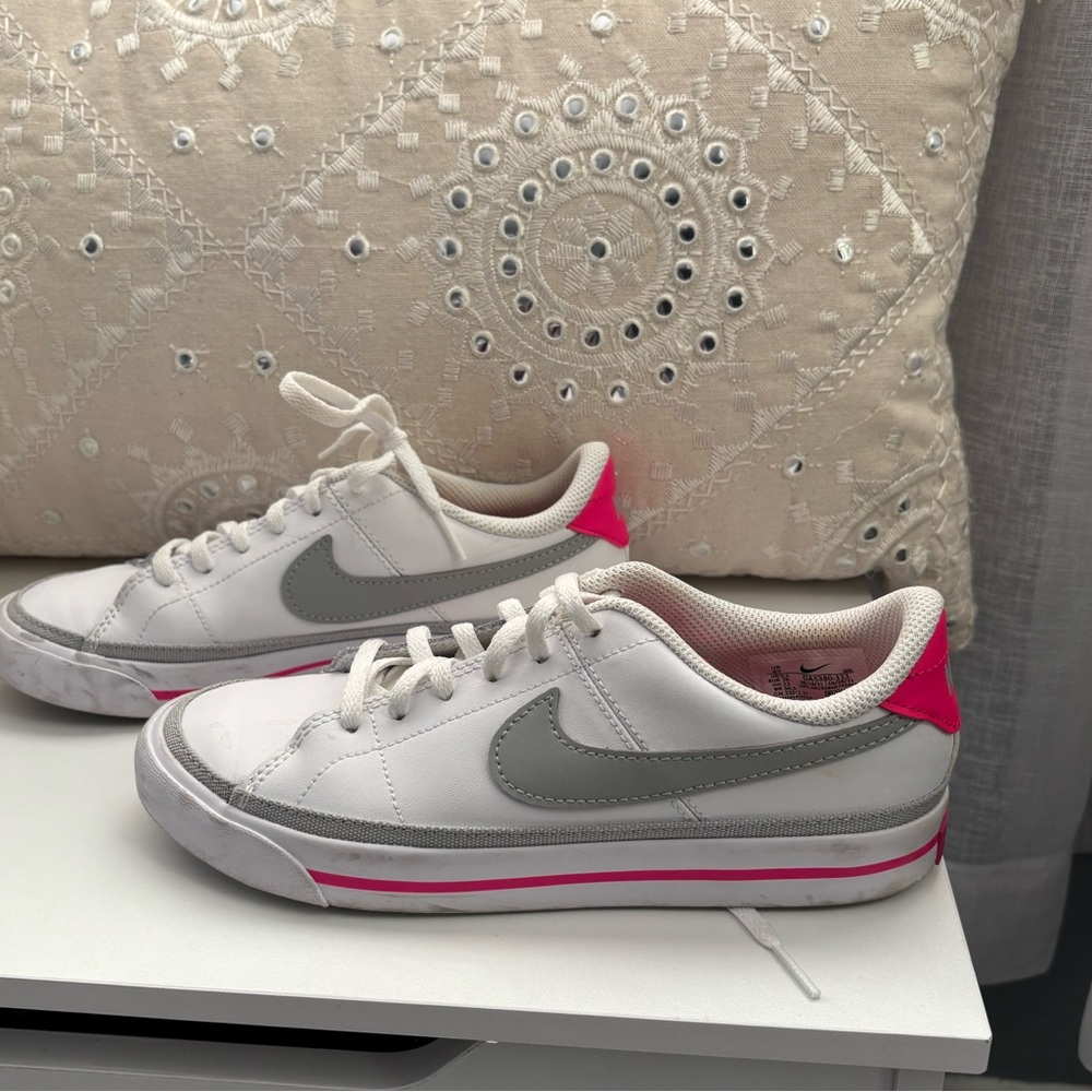 Nike GS legacy court White and Gray Sneakers with Pink Accents  size 4 youth